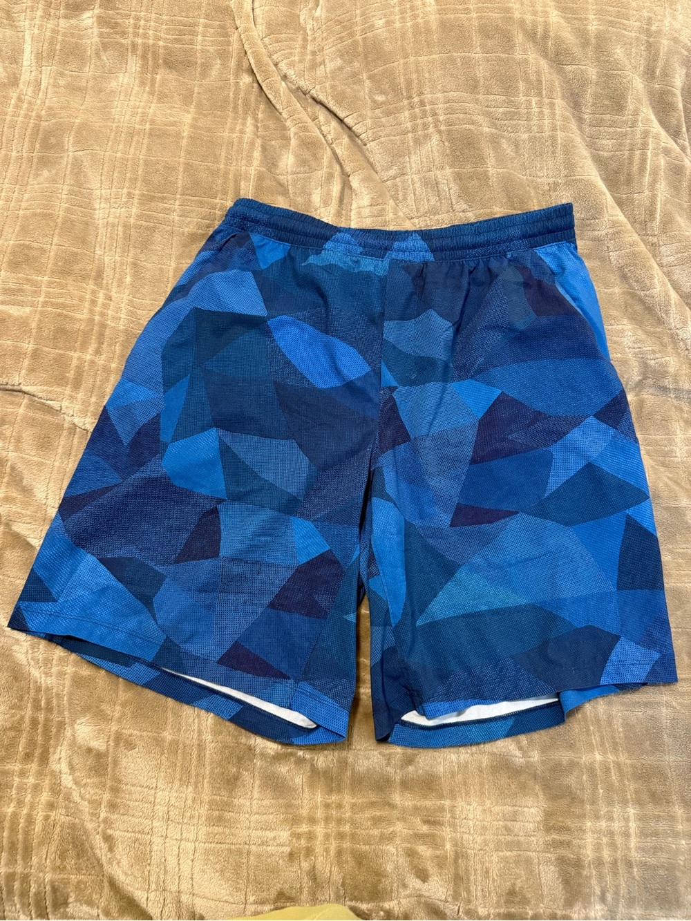 lululemon athletica Men's Blue Geometric Training Shorts